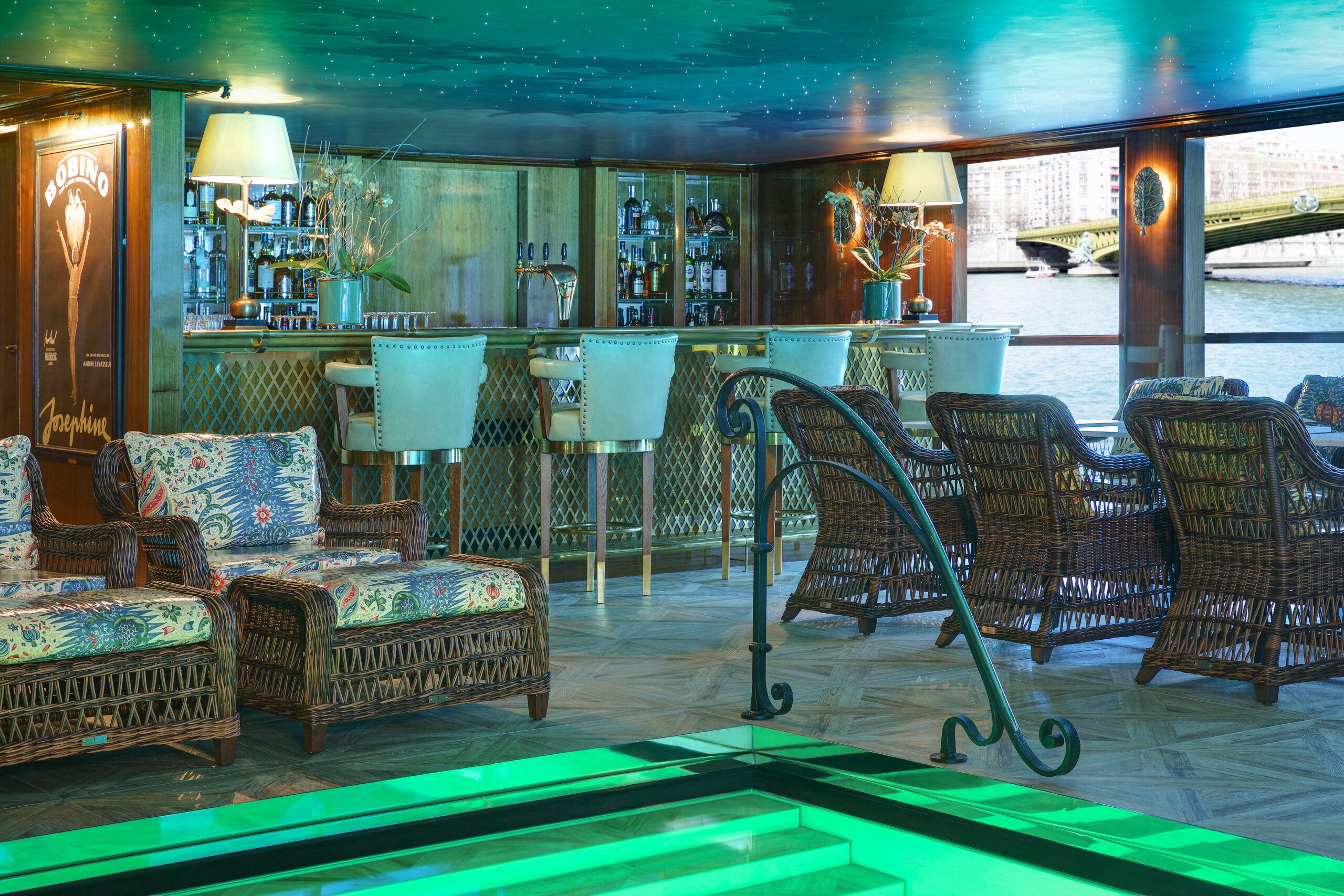 Joie de Vivre Uniworld